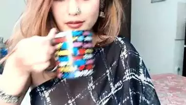 Smoking hot Indian girl ‘Fingering ass’ & ‘Saree strip tease’ Live on cam