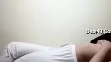 Tempting Indian wife dries her hair and then shows XXX boobs and buttocks