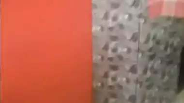 Gujrati milf’s xxx MMS with her lover from Oyo room