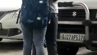 Indian guy films on XXX camera how young couple makes out in street
