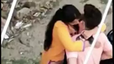 Desi mms video of cheat wife fucking with her servant outdoor, caught by hubby