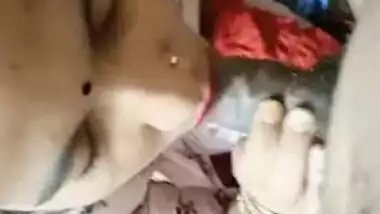 Boyfriend enjoys a XXX blowjob by the Desi housewife in close-up video