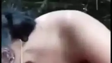 Leak Desi mms! Lovely Bihar college girl sucking her bf cock in jungle