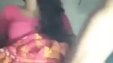 Teen Desi stunner shows young XXX pussy and fingers it in MMS clip