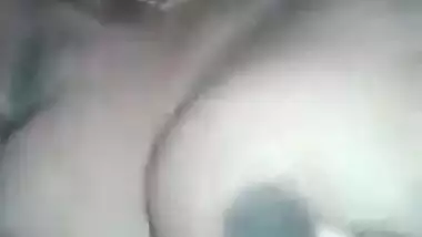 Bhabi XXX sex! Horny Madurai girl’s Tamil solo sex show