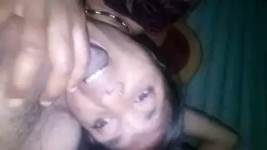 Local desi lady sucking sex rod of BF