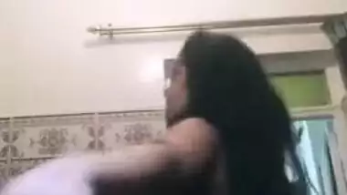 Desi possessor of succulent titties performs a porn dance on webcam
