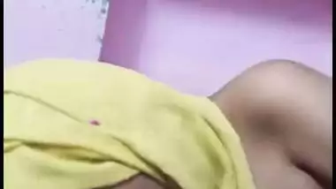 Hijabi girl records her nude MMS, sucking stepbrother’s dick