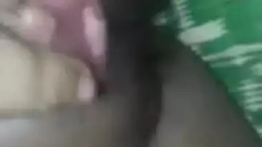 Rubbery vagina selfie video of Indian village hottie