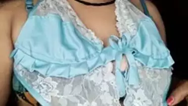 Desi Hot boudi Recording Her Nude For Hubby