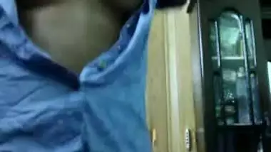 Guy has XXX chance to see favorite Desi love naked tipping for stripping