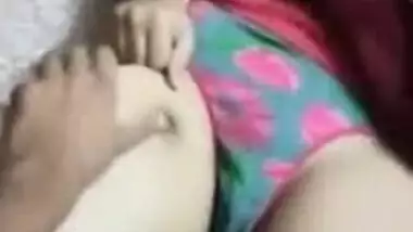 Lover of porn convinces Desi wife to show vagina on the camera