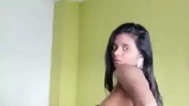 Tempting webcam girl of Desi origin covers big XXX fruits with oil