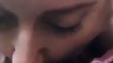 Hijabi lady’s deep Pakistani blowjob to a stranger