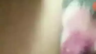 Experienced Desi webcam whore reveals her big XXX tits and nipples