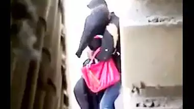 Hidden web camera Pakistani sex movie of Muslim girl outdoor sex dripped