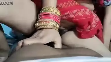 Desi bhabhi rides on her devar’s dick in the desi sex video