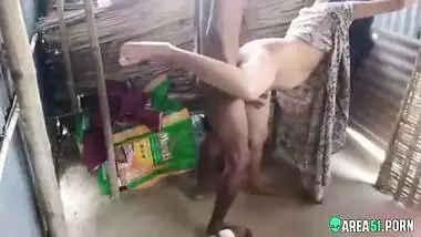 Village aunty gets sex with nephew while her hubby is out, Desi incest MMS