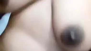 Jerkable porn video where Indian woman masturbates in the shower room