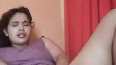 Indian nude girl from Mumbai fingers her pussy and moans