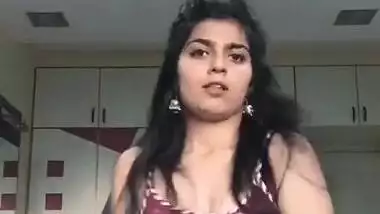 Sexy Desi Girl Dance