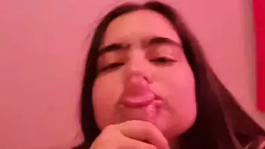 Goa slut gives a blowjob to her client in Indian xxx MMS