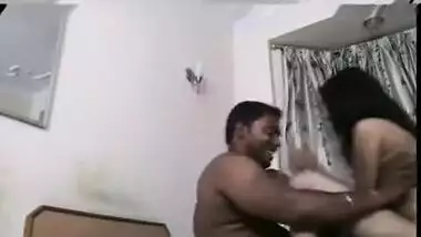 Desi porn Hindi sex clip of hawt college hotty with lover