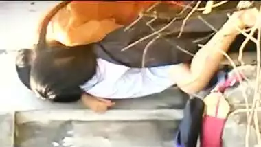 HD sex video of a young couple enjoying a quick outdoor fuck