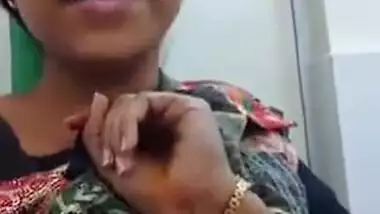 Beautiful Desi Wife Showing