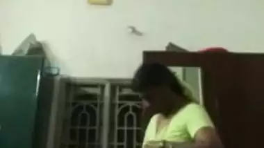 Desi woman likes to film XXX videos where she takes off clothes