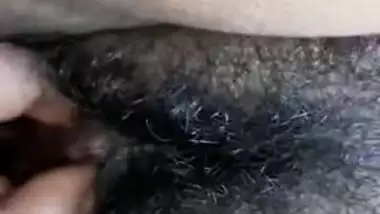 Dehati girl hairy pussy show in jungle