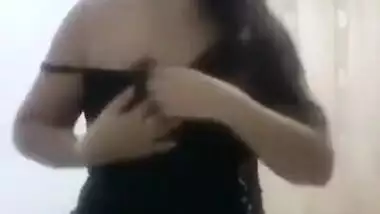 Today Exclusive-hot Indian Bhabhi Showing Her Boobs And Pussy Part 7