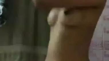 Obscene teen Desi gets naked to air her XXX charms in the bathroom