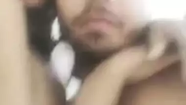 Guy films Indian sex partner on camera kissing and taking a XXX shower