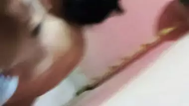 Mature bhabhi bathing naked caught by devar