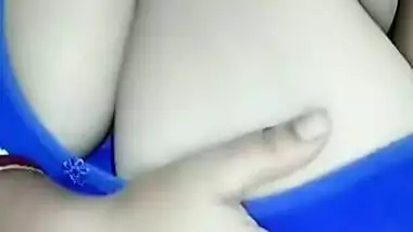 Indian Stepmom Video Call Pe Boobs Dikahti Hui. Indian Big Boobs Lovers - Huge Boobs