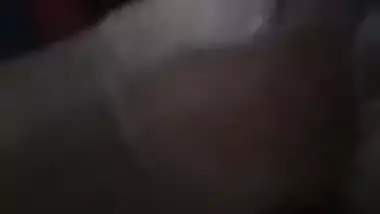 Dude records MMS vid of him drilling Desi chick's cunt with XXX cock