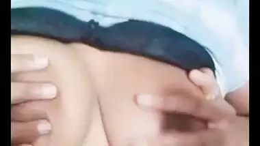 Girlfriend in glasses stands nude in bathroom viral xxx