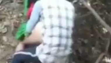 Scandal XXX mms! Desi village aunty fuck with lover outdoor and caught