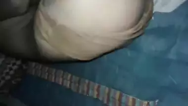 Horny beautyful desi wife fucked by hubby when she talking phone and clear audio