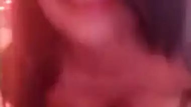 Desi love liked idea of performing XXX show on webcam with sex toy