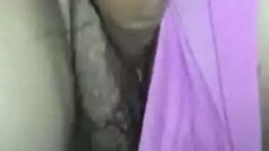 Man begins sex with Desi wife by thrusting fingers into hairy XXX twat