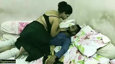 Indian collage boy secret sex with beautiful tamil bhabhi!! Best sex at saree going viral