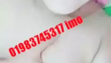 Desi slut sticks her XXX tongue and squeezes sex tits in the dorm room