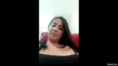 Sex show by thoughtless mom who opens tits and vagina for online fans