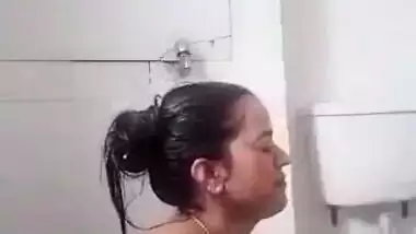 Bathing Sex Video Of Desi College Teen
