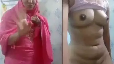 Unsatisfied Horny Muslim Girl Striptease Selfie indian tube porno