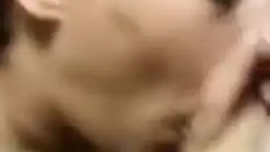 Sed Desi fellatrix takes care of penis in the amateur porn video