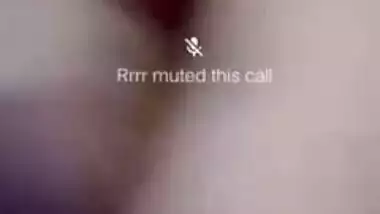 Sweet Desi webcam model actively XXX fingers her pussy for client