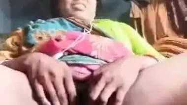 Indian MILF doesn't hide her XXX hooters and shows off sex muff